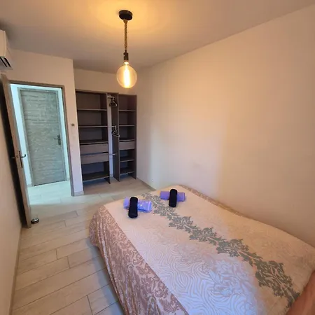 T3 Pour 6p Avec Piscine Garage Et Ascenseur Apartmán Fréjus